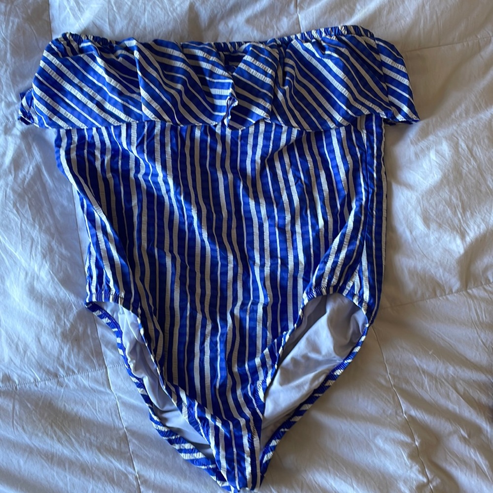 Strapless striped swimsuit